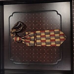 Echo Graphic 100% Silk Soft Structure Tie Gold Rust Black 4" Wide